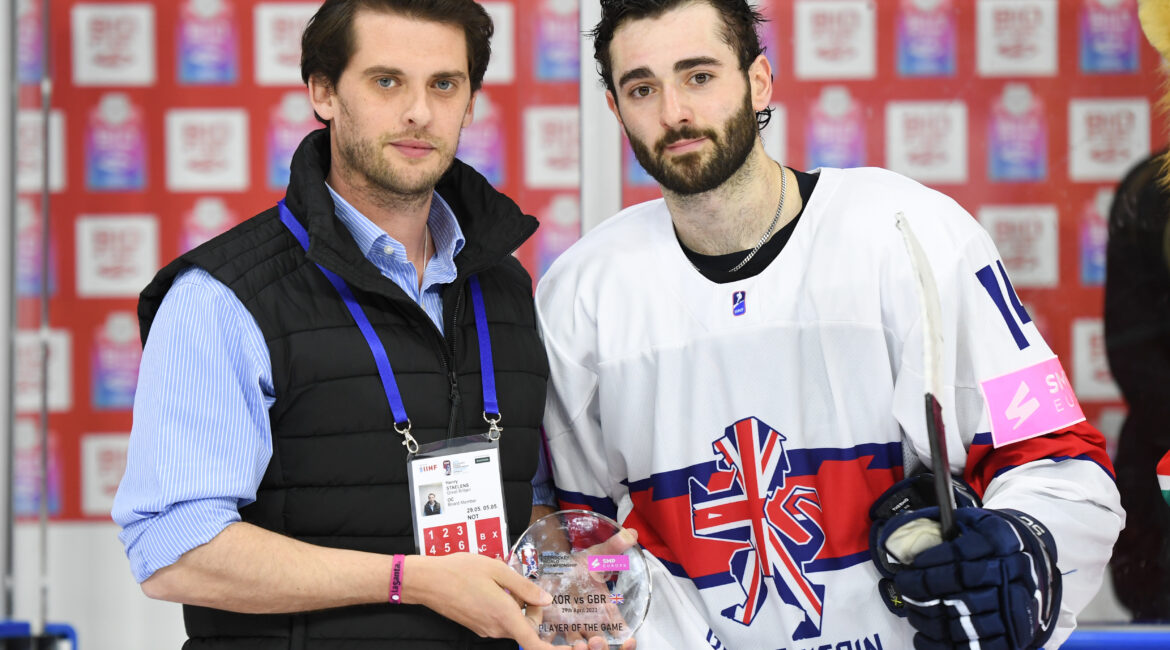 Ice Hockey CEO Henry Staelens with GB forward Liam Kirk